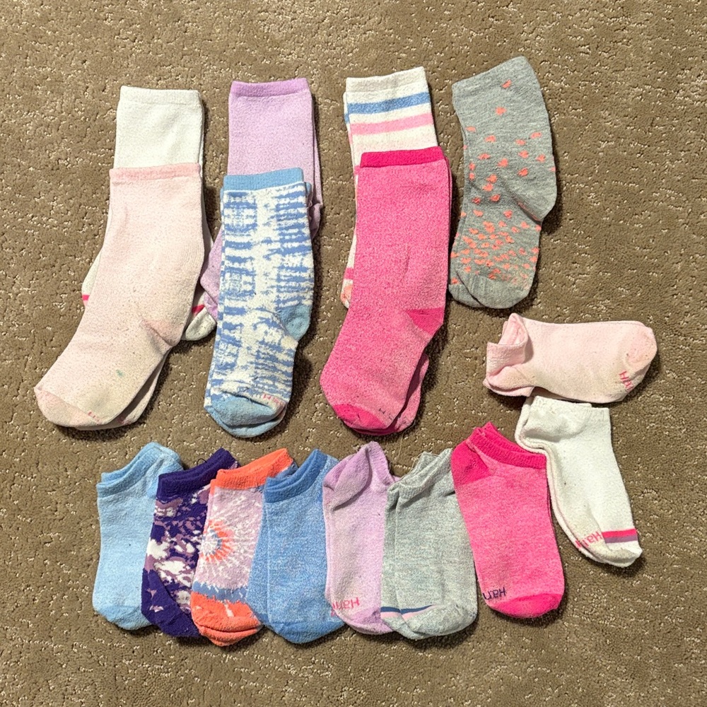 Hanes Girl Crew & No Show Sock Bundle (Size Medium) -16 Pairs